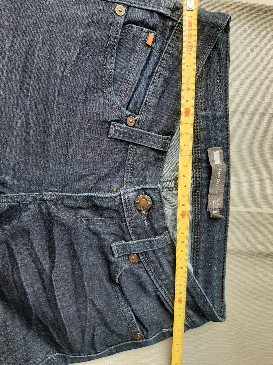 Levi's 24/32 low rise skinny jeans. Z.g.a.n