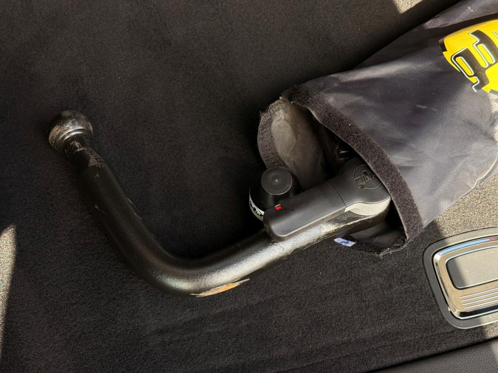 Mercedes-Benz B-Klasse b180 | navi | half leder | stoelverwarming | trekhaa