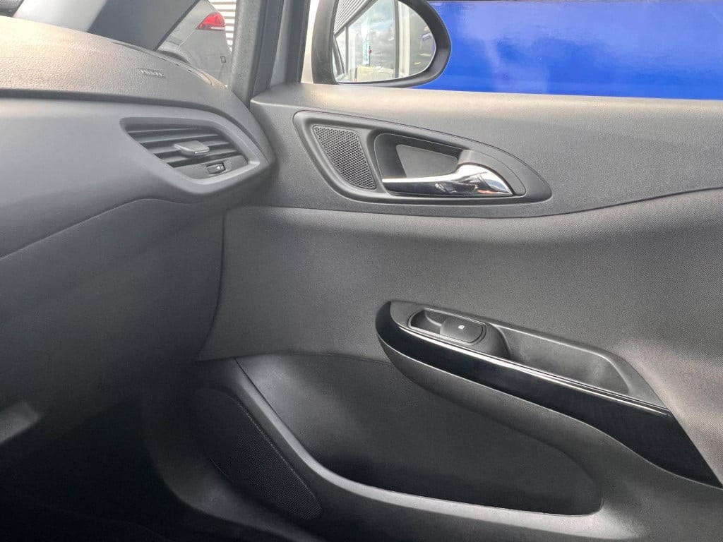 Opel Corsa 1.4 120 jaar edition, carplay, trekhaak enz. enz...