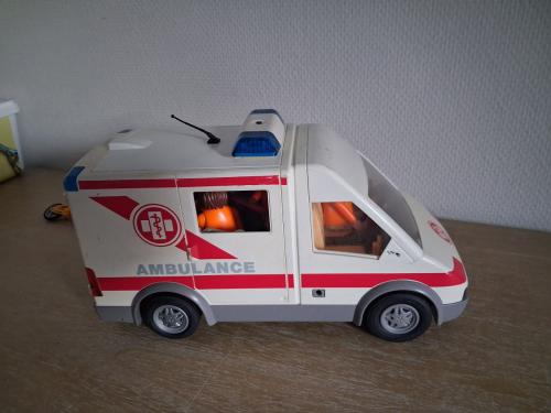 Playmobil ziekenauto met brancard, zwaailicht set 4221