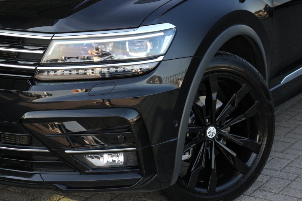 Volkswagen Tiguan Allspace 1.5 tsi highline r-line 7p. pano | acc | el.trek