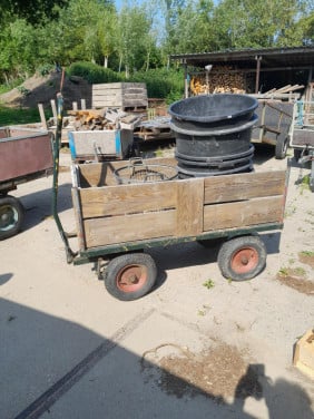4 wielige handtrekwagen grote bolderwagen