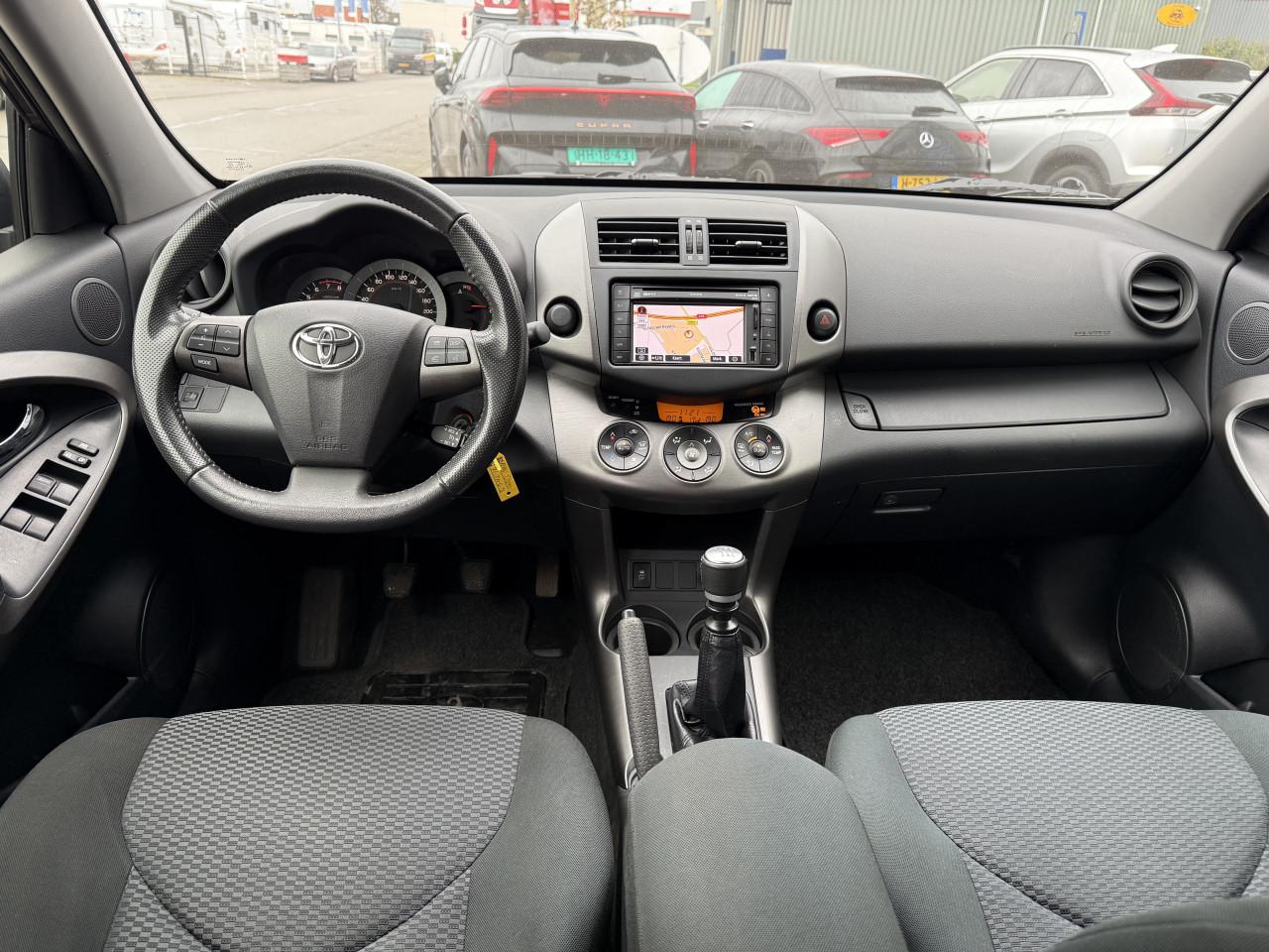 Toyota RAV4 - 2.0 VVTi Dynamic 2WD
