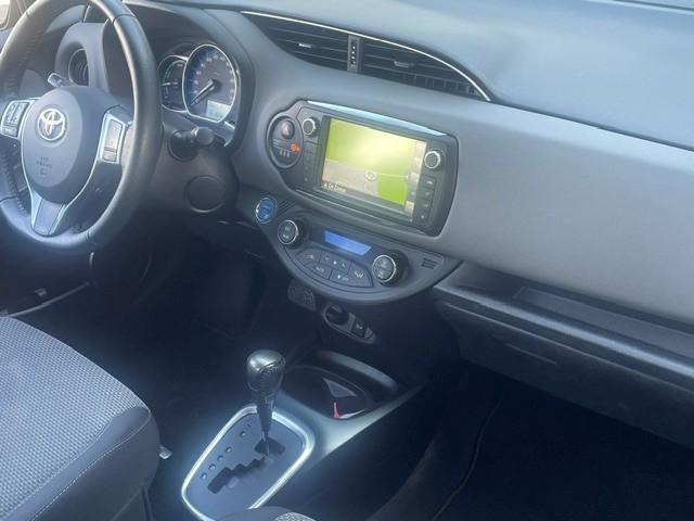 Toyota Yaris 1.5 hybrid trend bi-tone
