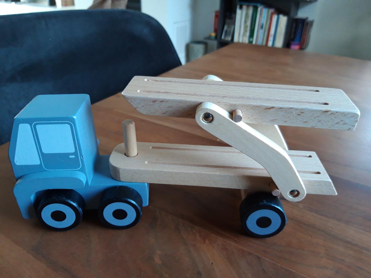 Little Dutch: Vrachtwagen met aanhanger: vervoer personenauto's