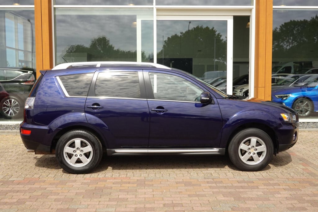 Mitsubishi Outlander 2.0 intro edition