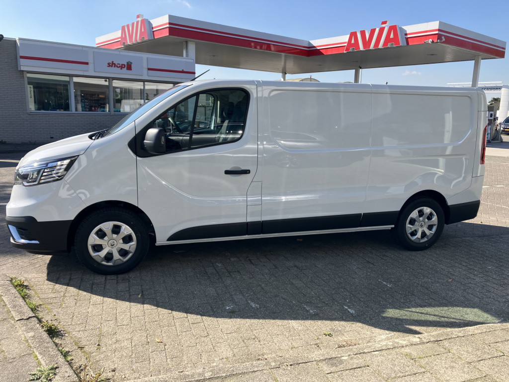 Renault Trafic 2.0 blue dci 130 t30 l2h1 advance - demo / vierseizoenbanden
