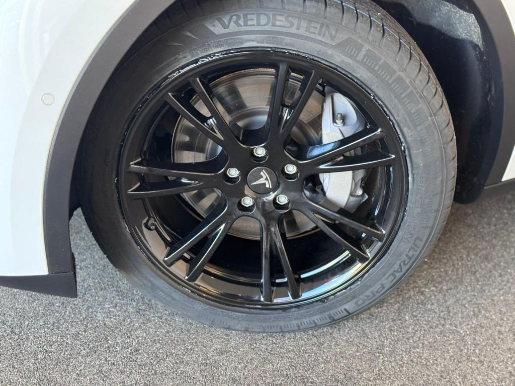 Tesla Model Y long range awd 75 kwh