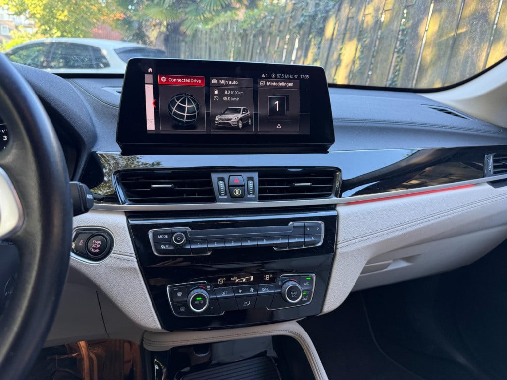 BMW X1 sdrive18i high executive nl auto, leder, hud, led, el koffer