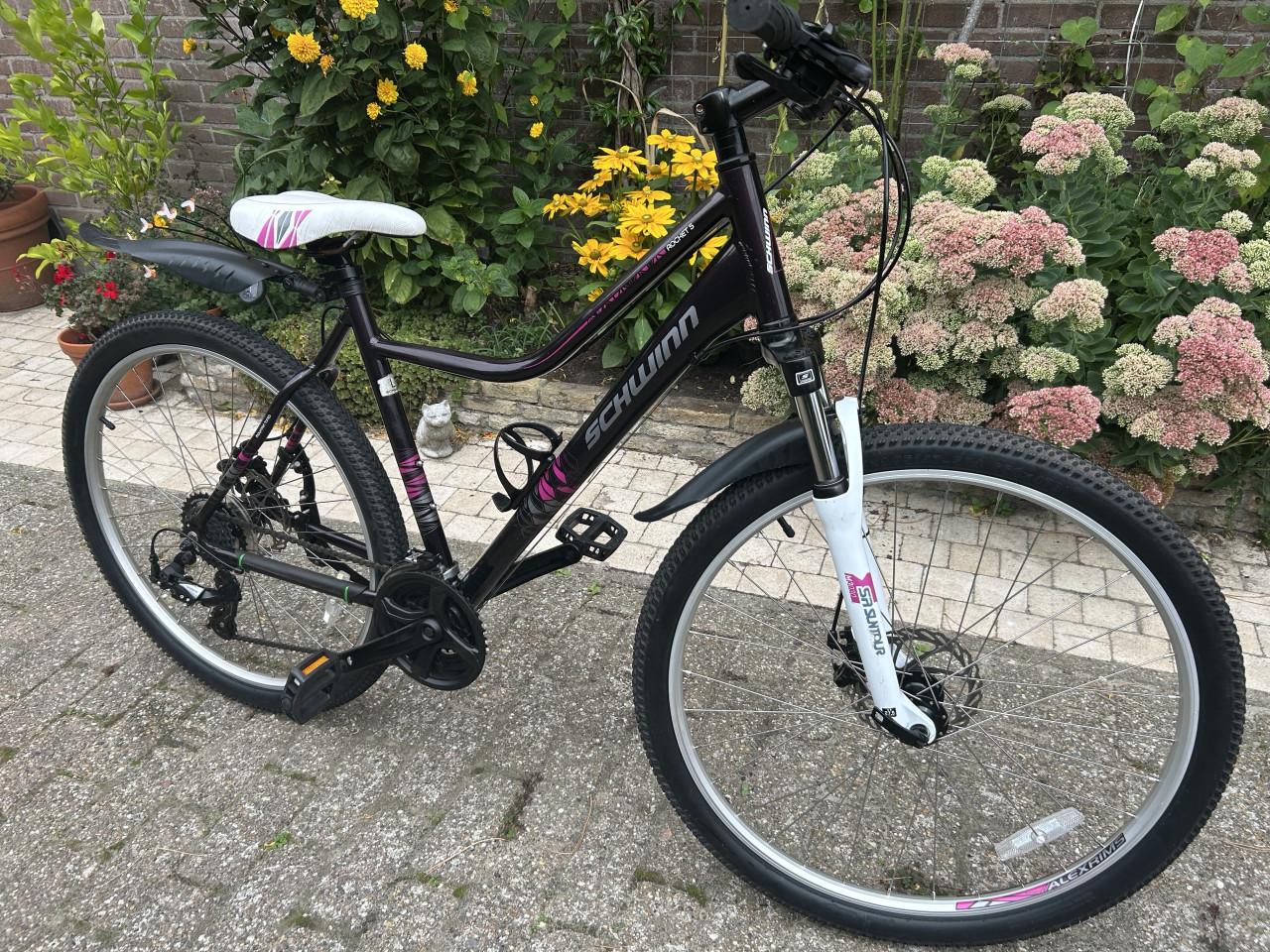 Mountainbike  Schwinn (dames) 26 inch, 21 speed, schijfremmen: zeer mooi.