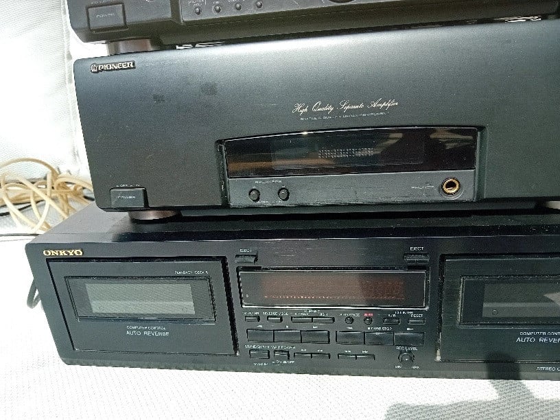 Pioneer versterkers plus onkyo cassetedeck