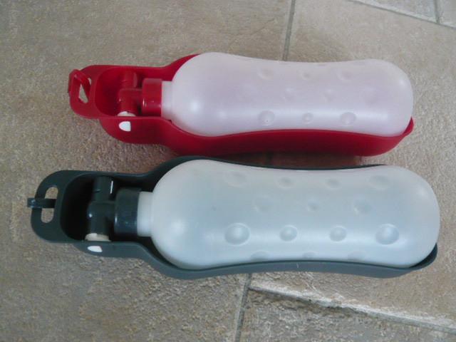 2 Z.G.A.N. DRINKFLESSEN VOOR DE HOND