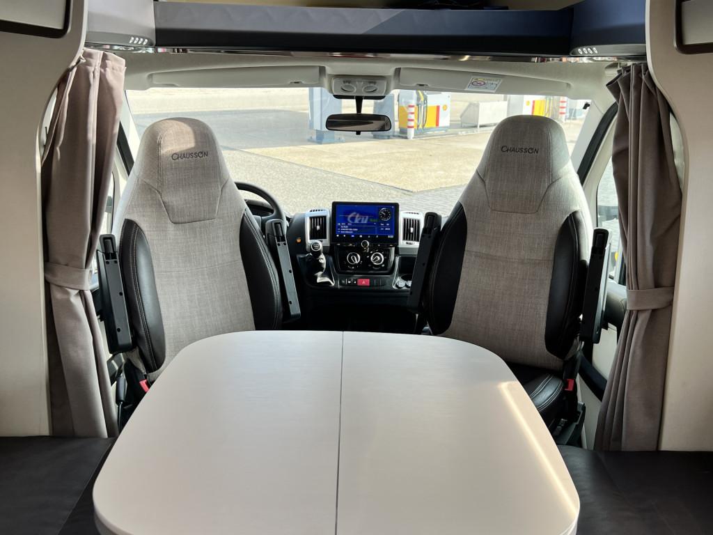 Chausson Onbekend 757 welcome | 2 enkele bedden + 1 groot bed | camera | tv