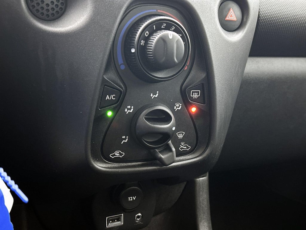 Toyota Aygo 1.0 vvt-i x-fun | airco | bluetooth