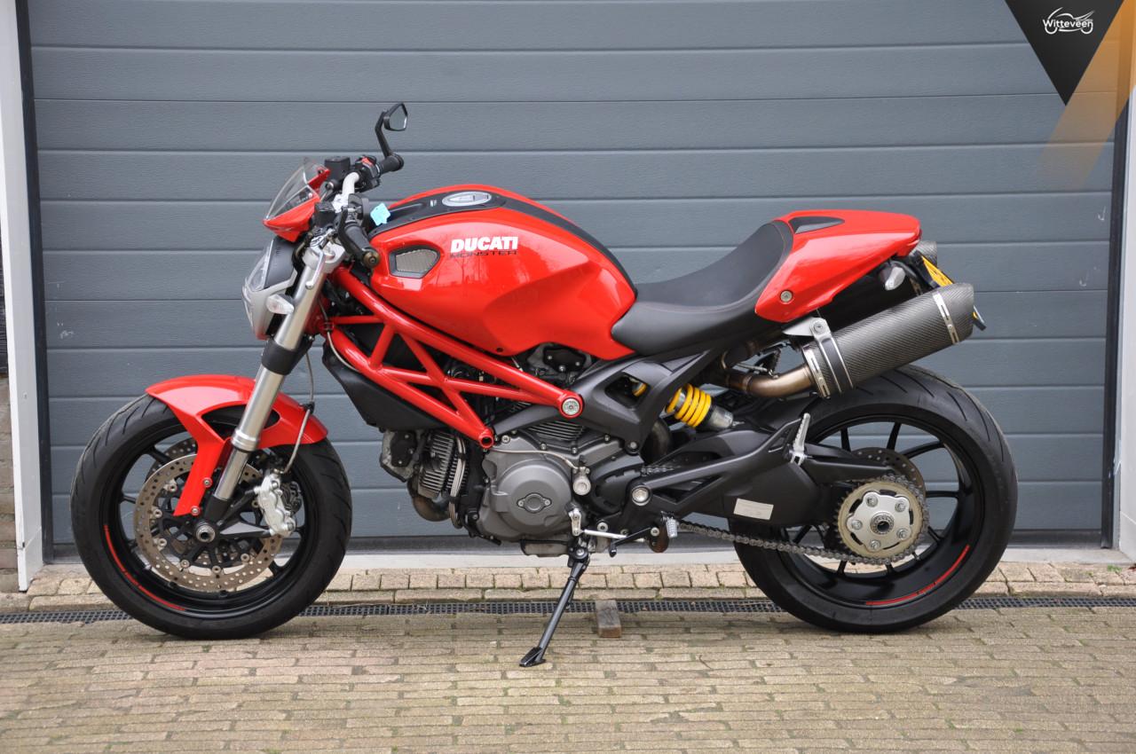 Ducati Monster 796