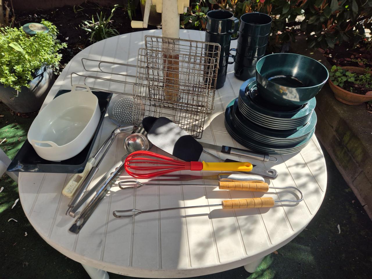 Campingservies en barbecuespullen