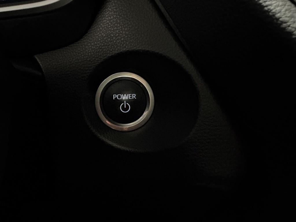 Toyota Corolla Cross hybrid 200 style| adap.cruise| camera| pdc| keyless