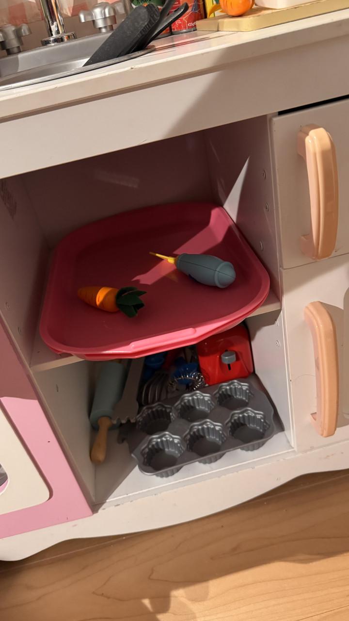 Leuk houten kinderkeukentje met veel accessoires – compleet speelkeukentje