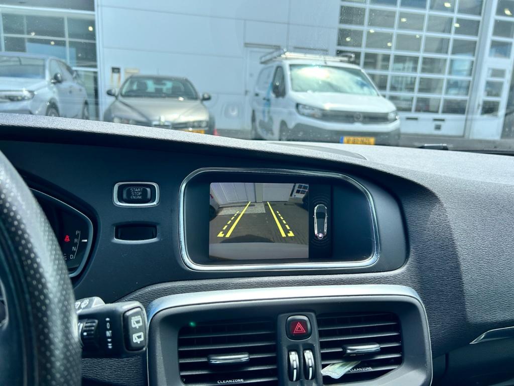 Volvo V40 t3 153pk aut6 polar+ sport| pano| camera| h&k sound| dab+
