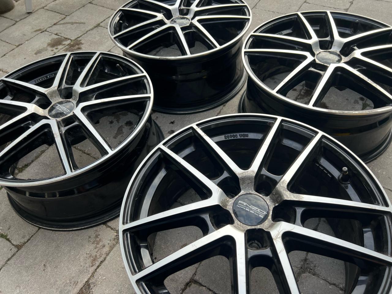 Mooie set 17 inch velgen 5 x112