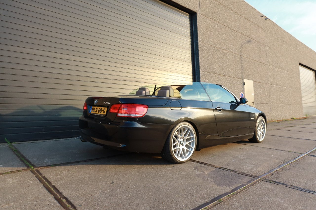 BMW 325i Cabriolet high executive 145DKM 2007