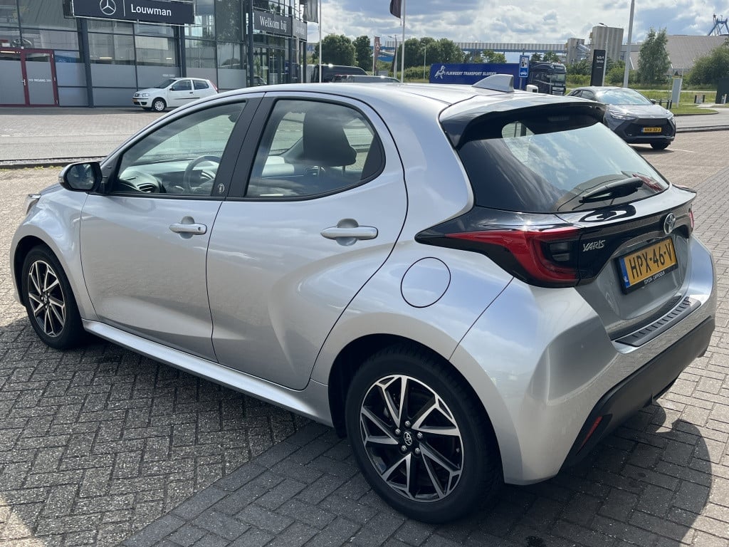 Toyota Yaris 1.5 hybrid dynamic | navi | camera |