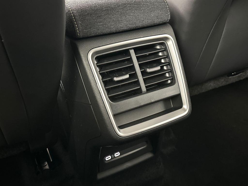 Skoda Elroq business edition tour elektromotor 150 kw / 204 pk