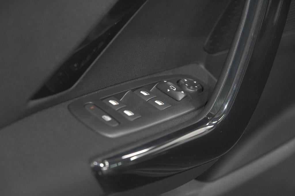 Peugeot 208 puretech 100 eat6 allure | panoramadak | camera | navigatie