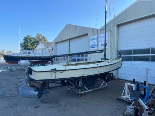 Zeilboot polyvalk te koop compleet met zeilen en rolfok