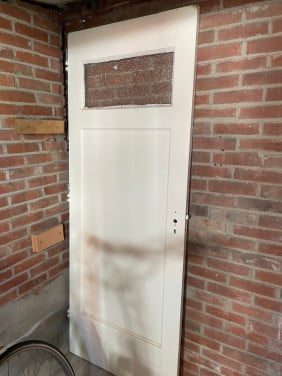 Binnendeur met glas aangeboden