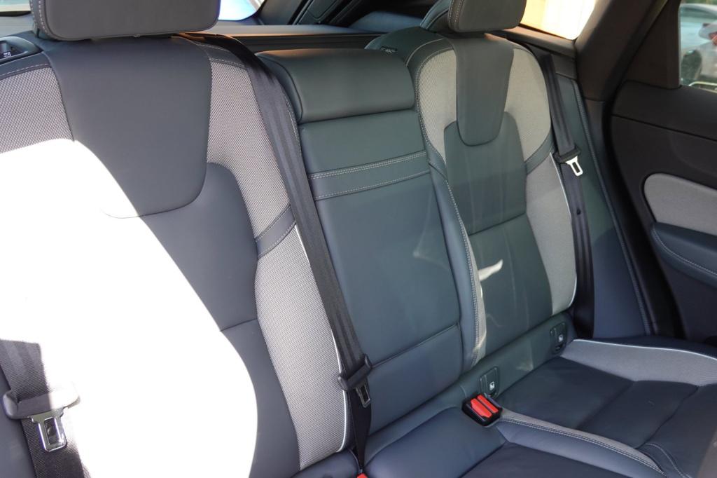 Volvo XC60 2.0 b5 r-design