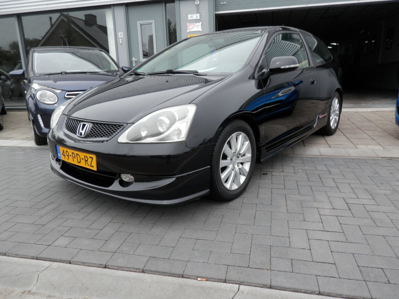 Auto Garant Biedt Aan: Honda Civic 1.6 3 DR Sport