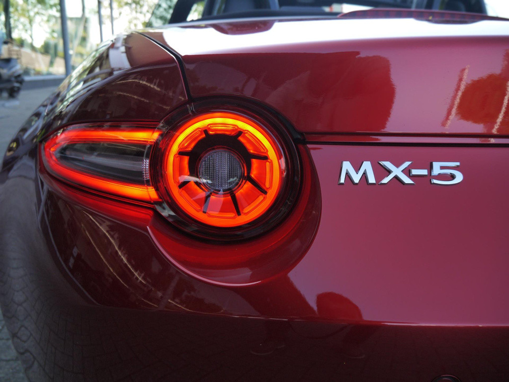 Mazda Mx-5 1.5 skyactiv-g 132 exclusive-line