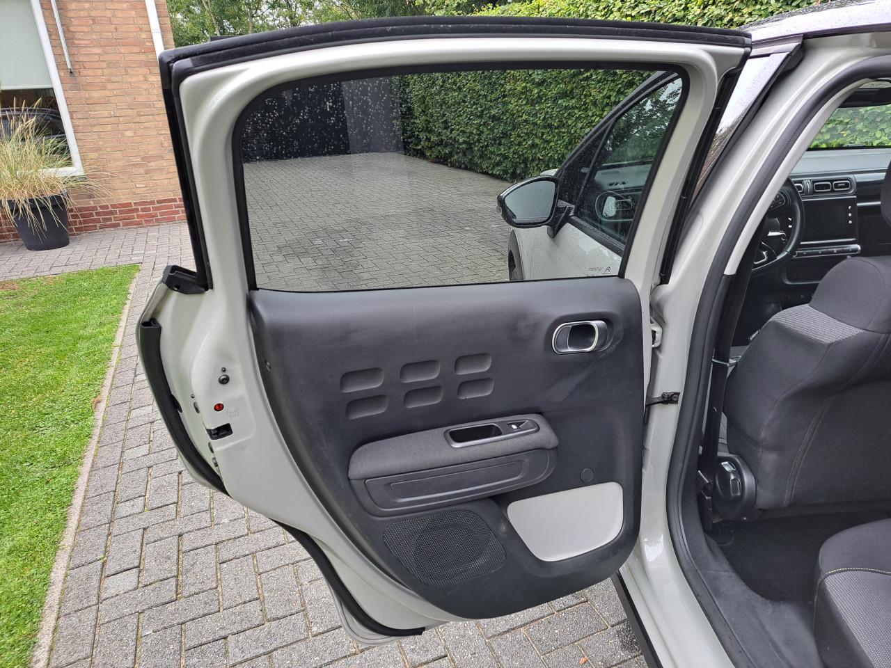 Te Koop Citroën C3 PureTech 1.2 Shine van bouwjaar 30 oktober 2017.