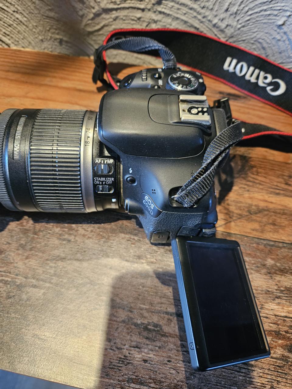 Canon EOS 600D spiegelreflexcamera met 18-200 mm lens