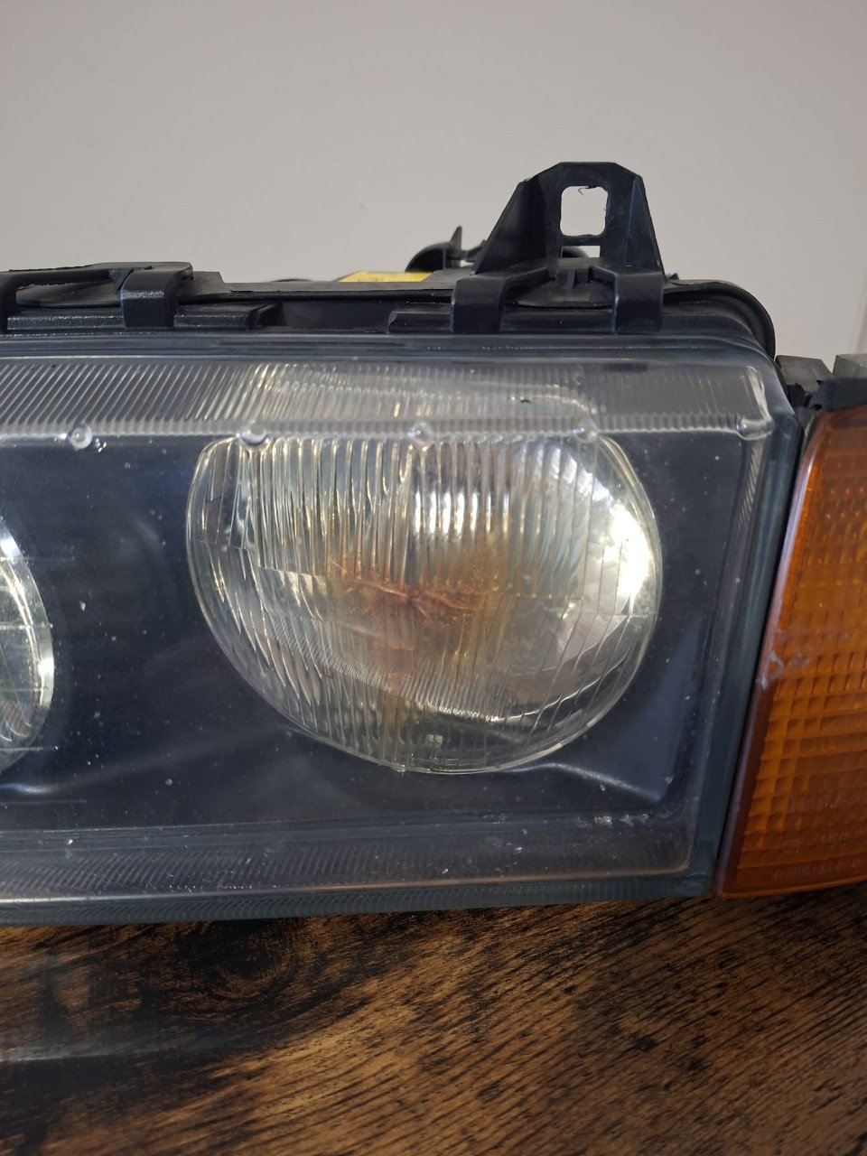 BMW E36 SEDAN KOPLAMP LINKS