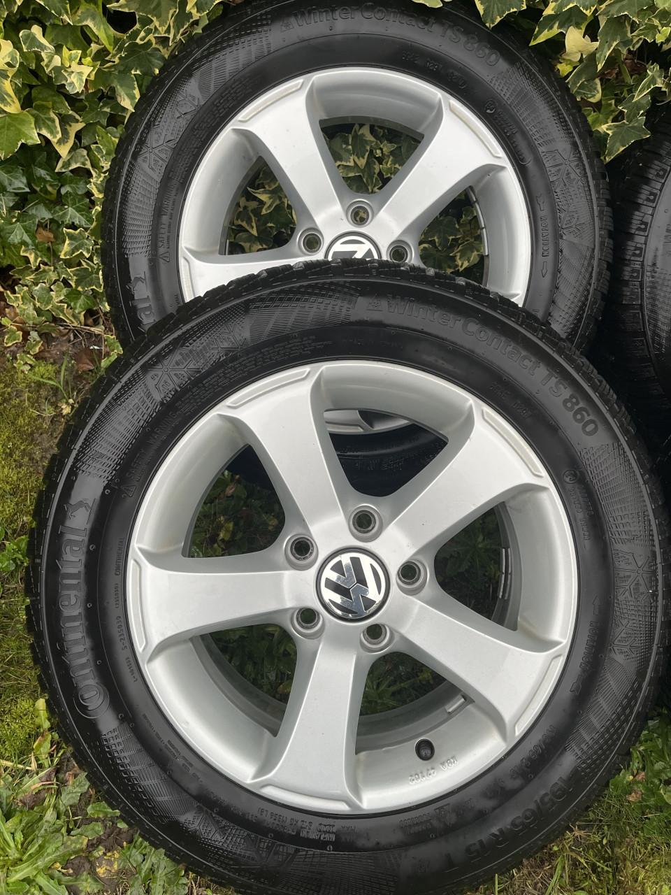 VW lichtmetalen velgen 15" met winterbanden