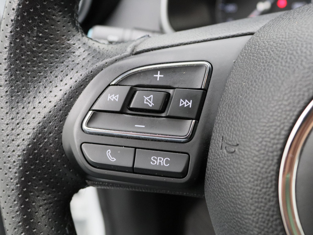 MG Zs-ev luxury 45 kwh | leder | navi | panoramadak | camera | apple carpla