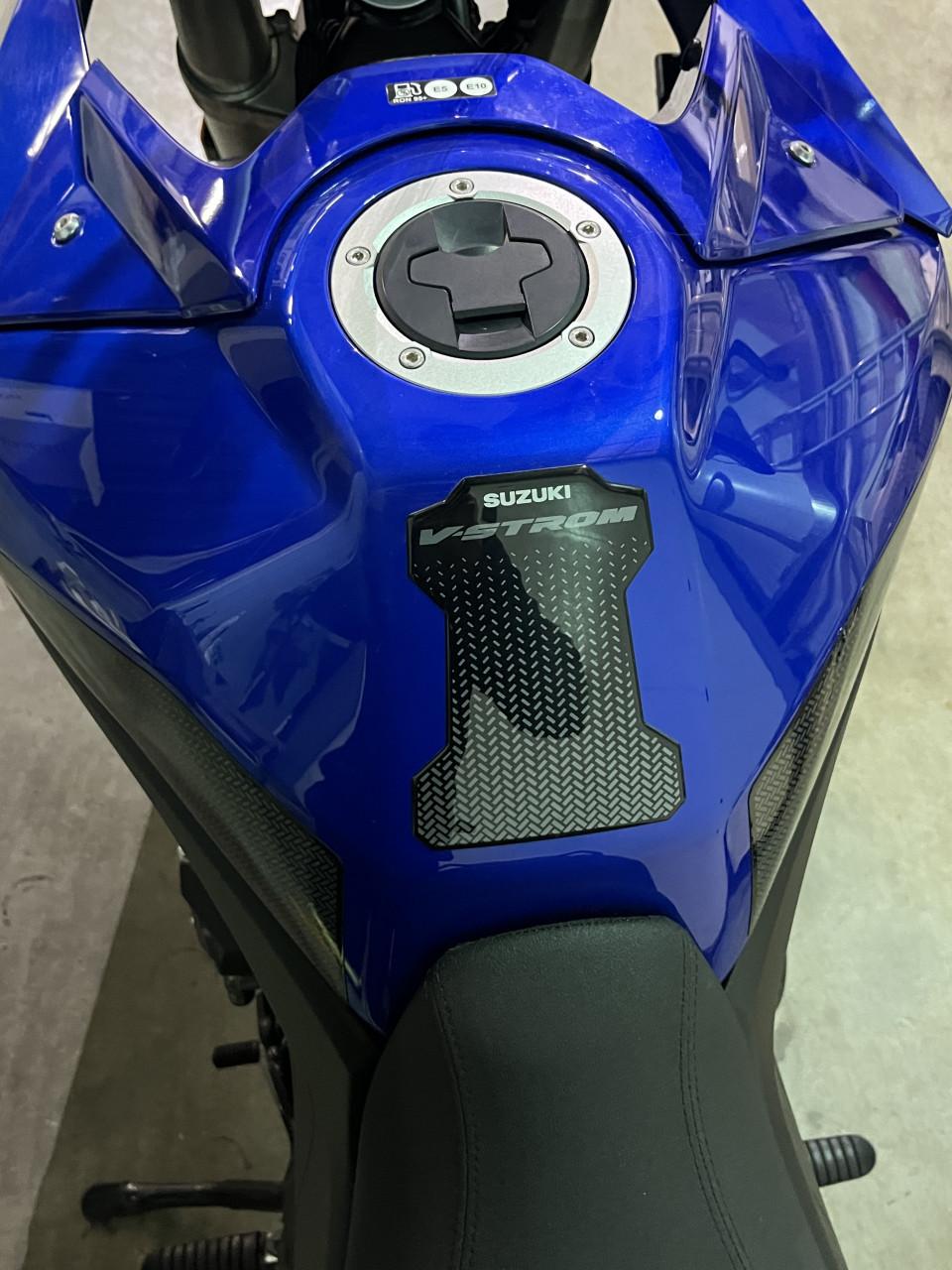 Suzuki v Strom 800 2024