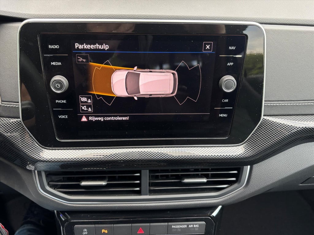 Volkswagen T-cross 1.5 tsi 150pk dsg-7 r-line| trekhaak| camera|navi| uniek