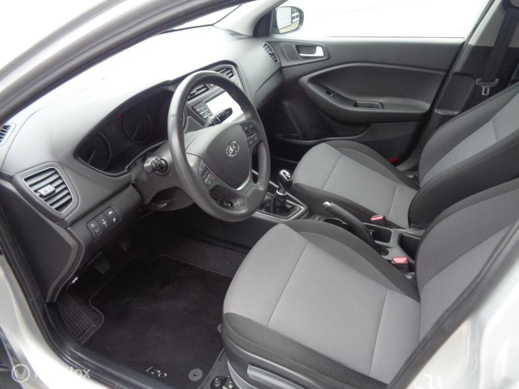 Hyundai I 20 1.0 t-gdi comfort/airco/camera/pdc/1st eig/lm velgen/slechts 8