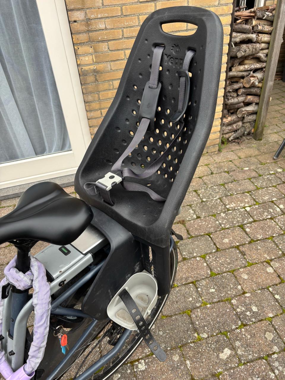 Fietsstoeltje voor achterop merk Yepp