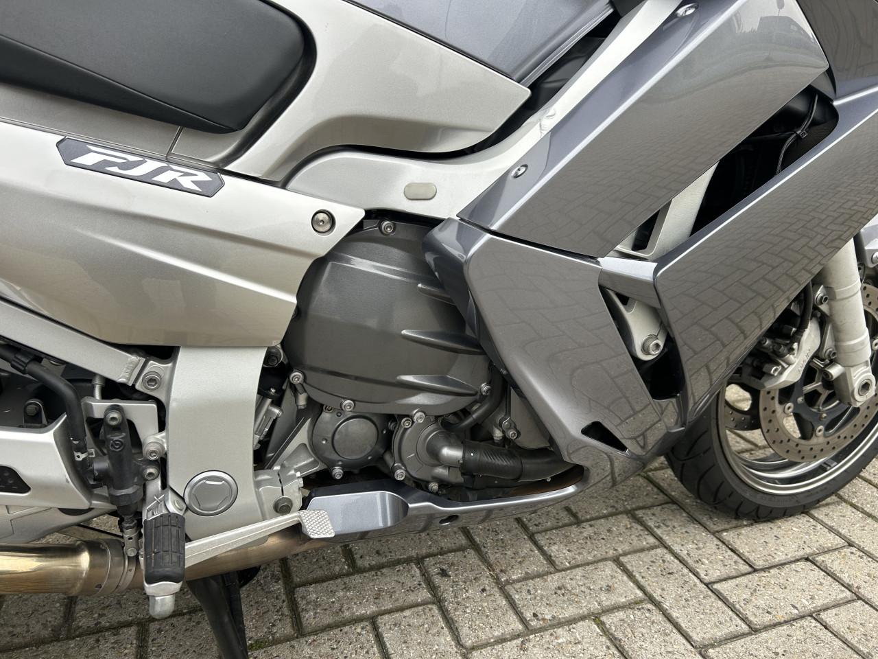 Yamaha FJR1300AS uit 2006 met 40 dkm, puntgave sportieve tourmotor €4500,-