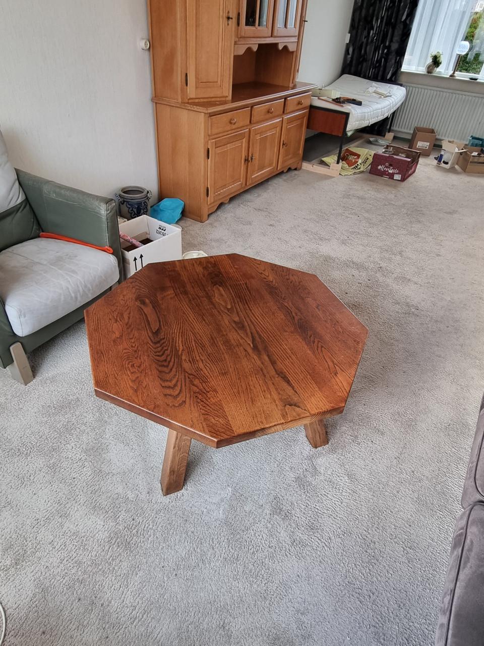 Gratis mooie salontafel 8 hoekig
