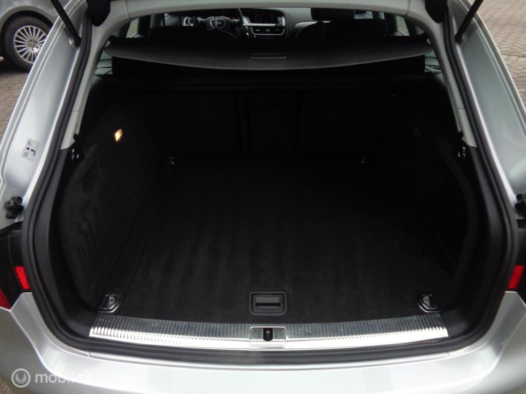 Audi A4 avant 1.8 tfsi/airco/lm velgen/stoelverw/afneembare trekhaak/pdc