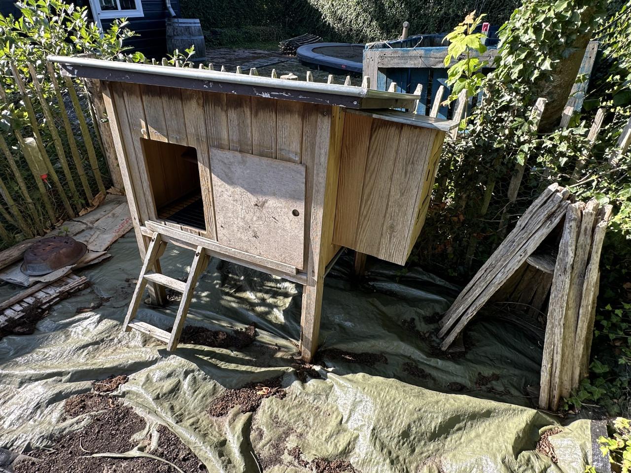 🐔 Kippenhok met zinken dak en legnest €95