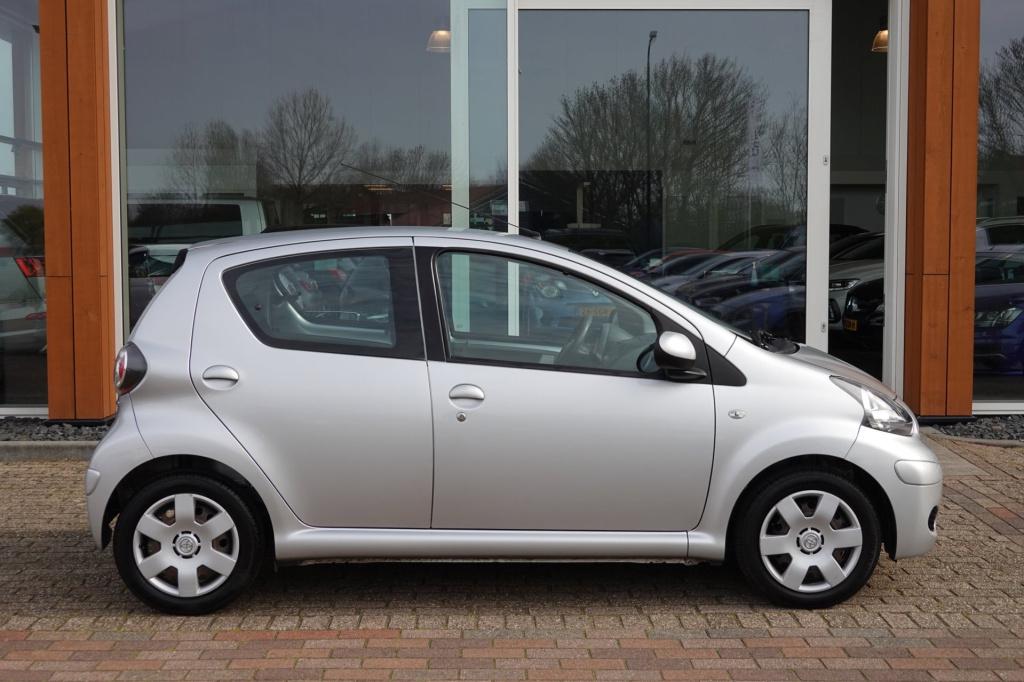 Toyota Aygo 1.0-12v comfort navigator