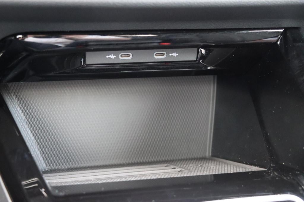 Volkswagen Golf 1.5 etsi r-line edition 150pk dsg7