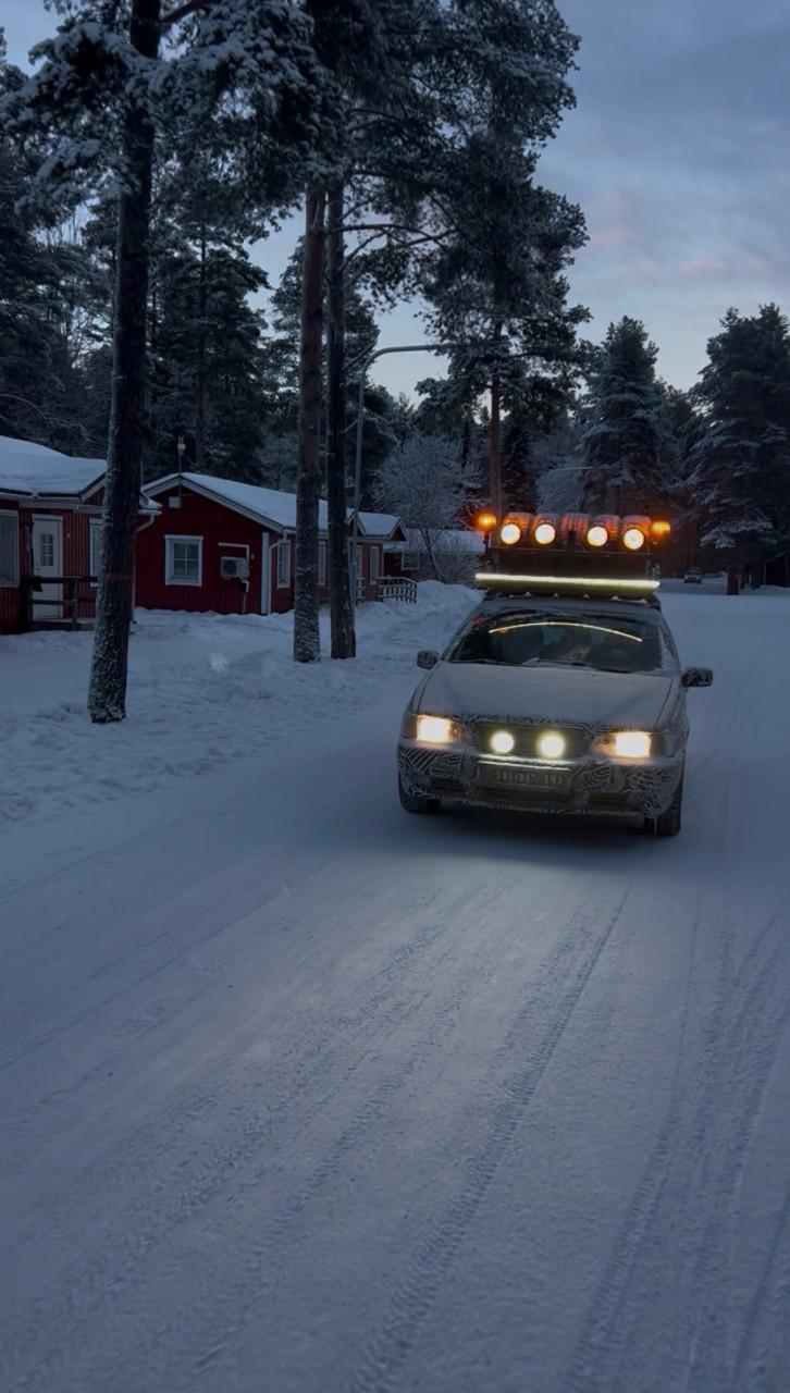 Carbagerun: Volvo V70 1999 2.4 -Polar- 5 cilinder (144 pk)