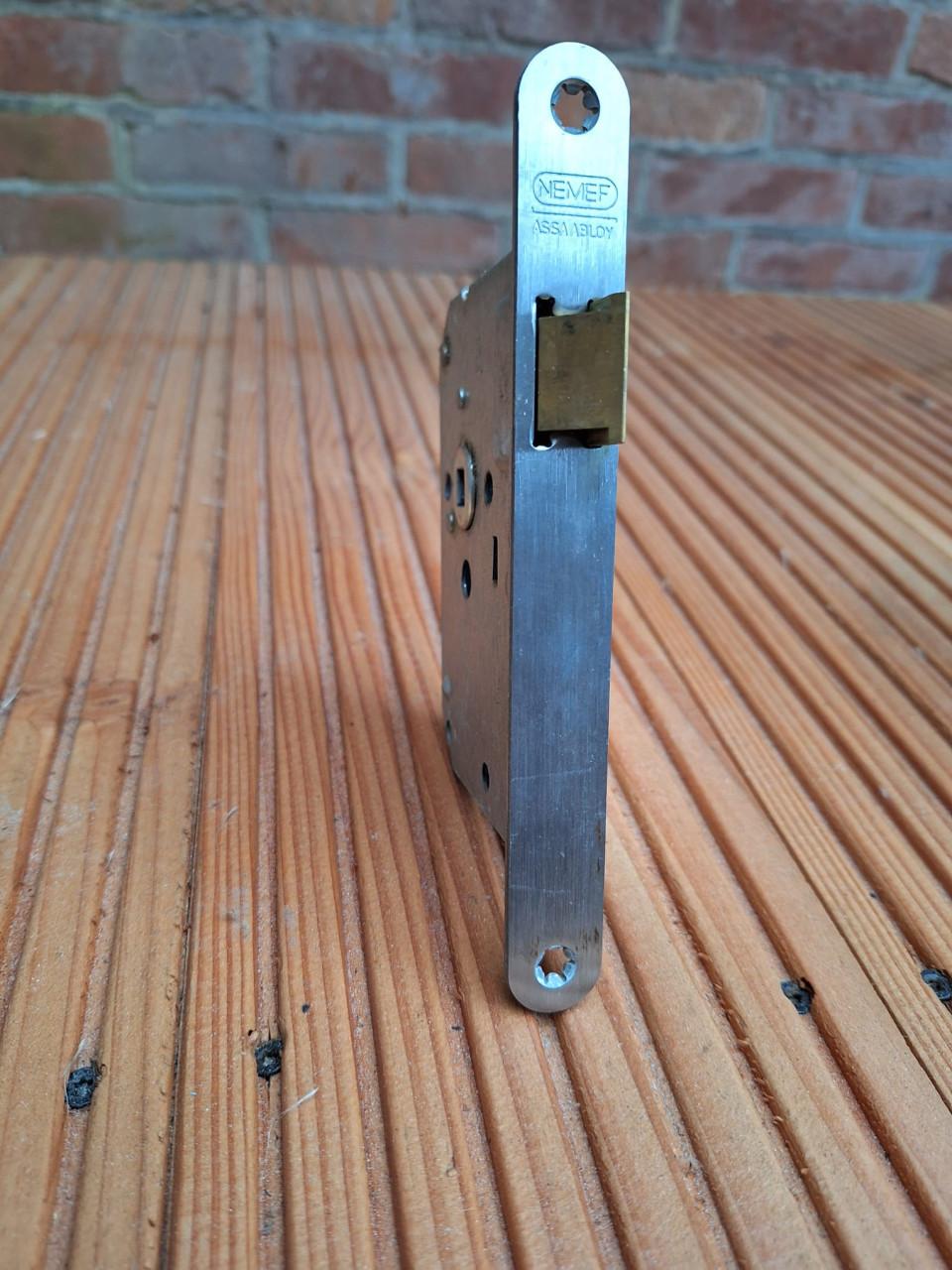 Loopslot - Nemef ASSA ABLOY